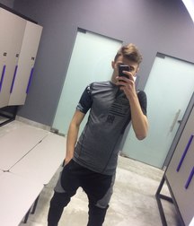 boyZ 5d4706c18652a.jpg