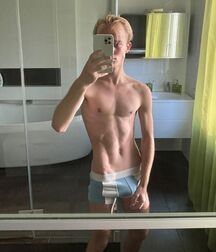 Hot&Young Boys Gay Tube 600d096cc3cdc.jpg