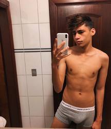 brazilian boys 5bb5541be8b42.jpg