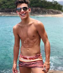 hot brazilian boys 5bb56f06a4e00.jpg