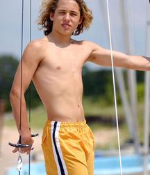 More beautiful boys 5c5fcd538069c.jpg