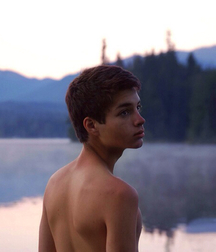 Cute guys 5bc64ff690171.jpg