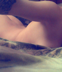 Nice selpfie in bed - L 5c3ba1a959fcd.jpg