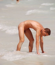 Outdoors nude - L 5c536060dc958.jpg