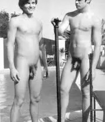 Old b&w photo fun 5c9359ef1af37.jpg
