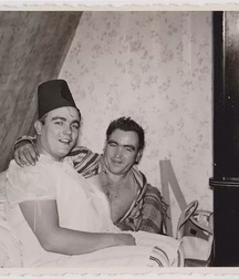 Old b&w photo fun 5c9359f8143b6.jpg