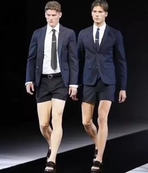 Guys in shorts 5c96d168846c9.jpg