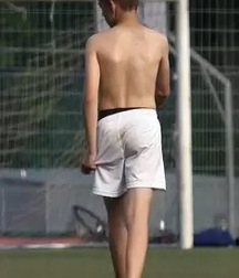 Guys in shorts 5c96d1802fb56.jpg