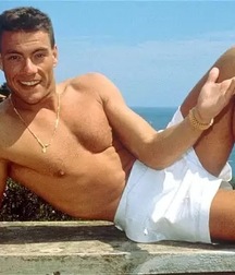 Guys in shorts 5c96d18a1fe1d.jpg