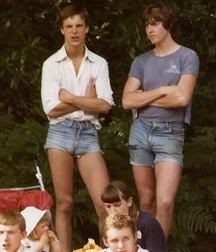 Guys in shorts 5c96d1943a9c0.jpg