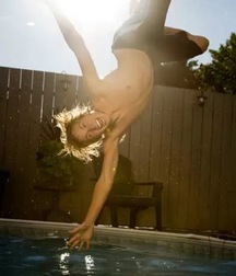 Shirtless Guys 5d6648ecede87.jpg