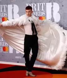 Olly Alexander 5d8bf027bee5e.jpg