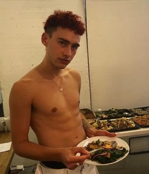 Olly Alexander 5d8bf036d66b5.jpg
