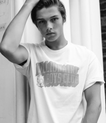 The Ineffability of Boy Beauty 5bed2e657ce79.png