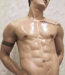 The Ineffability of Boy Beauty 5bed2f36bb5eb.png