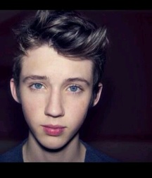 Troye Sivan : The Little Prince 5c2c707e05e67.jpg