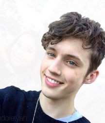 Troye Sivan : The Little Prince 5c2c70847a37b.jpg
