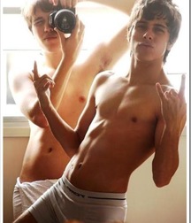Undie or Undress! 5c4c8c3e76bd2.jpg