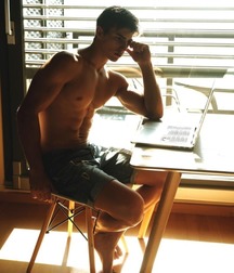 That's Boys to Be Desired 5c4df3285a29d.jpg