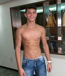 The Pleasure to Be Hot 5d2f372f742be.jpg