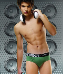 Boys Are Boys Are Boys 5f15aaedef661.jpg