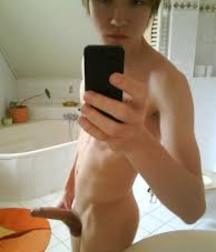 hot boys 5c8624316a5d9.jpg