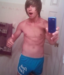 hot sefies 5c9b17499f7ea.jpg