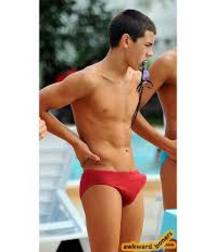 hot bulges 5d9d934abb47e.jpg