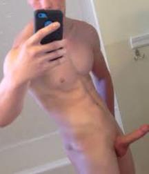 mirror selfies 5d9f31186c282.jpg