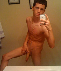 some hot boys 5db191a2dd9d8.jpg