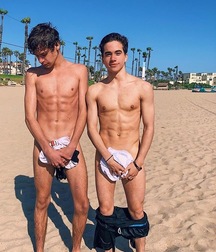 Drop dead gorgeous guys 5bdf830da1eee.jpeg