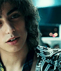 Bluelines  5c03b3ebae5bd.gif