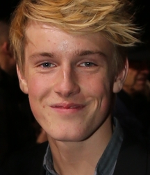 Louis Hofmann 5c06be88ede80.jpg