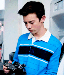 Bluelines 5c5169c9b3990.gif