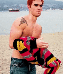 Bluelines  5cb058f8ce265.gif