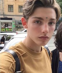 Bluelines  5cdd5ab53d277.jpg