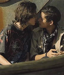 Bluelines 5d98290618f2a.gif