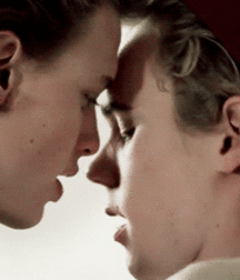 Bluelines 5dbc4b18d3266.gif