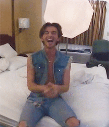 Bluelines 5de0c3477db3a.gif