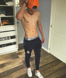 Bluelines 5de0c5c86bd13.jpg