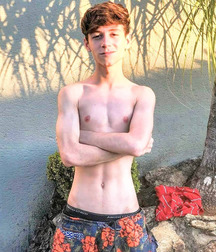 Bluelines Twink Tube Boy 5e0cb1ddda6dc.jpg
