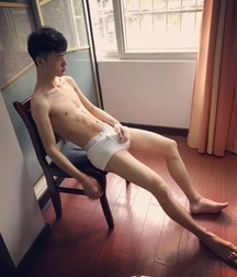 Bluelines Twink Tube Teen 319 5e10331a79fe2.jpg