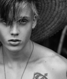  Bluelines Twink Tube 449 5e696c90b4a78.jpg