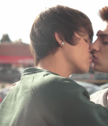  Bluelines Twink Tube 506 5e931a517f1ef.gif