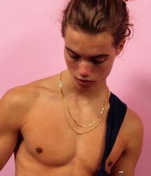  Bluelines Twink Tube 567 5eb42c965e6b7.jpg