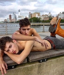  Bluelines Twink Tube 578 5eb6e2a0dd54d.jpg
