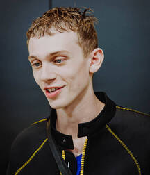  Bluelines Twink Tube 585 5eb989bc884e9.jpg