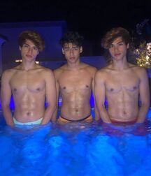  Bluelines Twink Tube 588 5eb98bde114e6.jpg