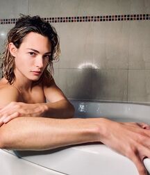  Bluelines Twink Tube 618 5ec40202604d4.jpg