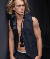  Bluelines Twink Tube 631 5ec7d3384fb65.jpg
